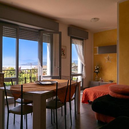 Villa La Magnolia - Private Beach Access, Garden, Views Lazise Zewnętrze zdjęcie