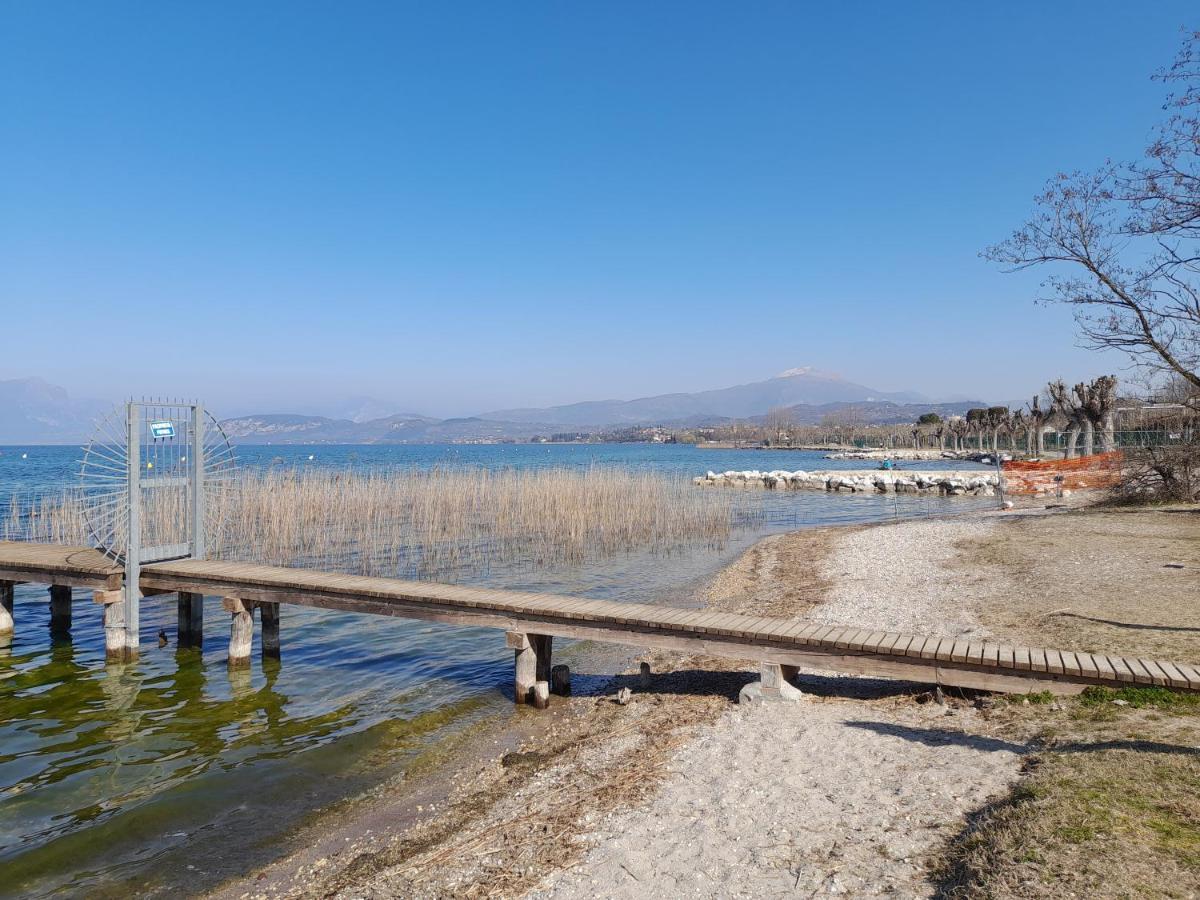Villa La Magnolia - Private Beach Access, Garden, Views Lazise Zewnętrze zdjęcie