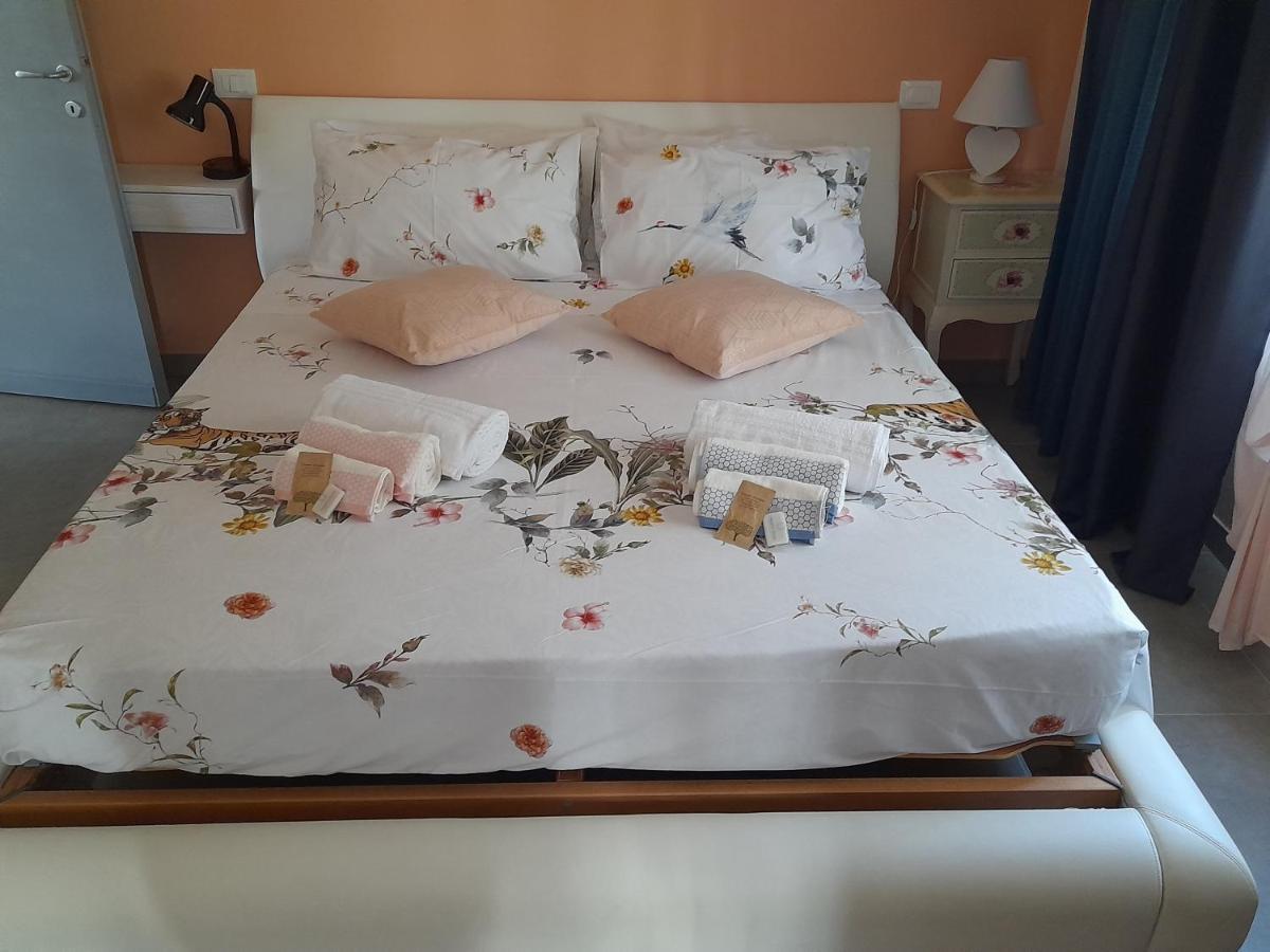 Villa La Magnolia - Private Beach Access, Garden, Views Lazise Zewnętrze zdjęcie